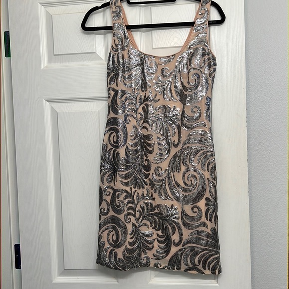 Dress - Picture 1 of 1